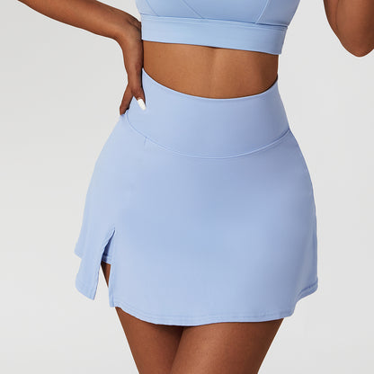 Women's 2 In 1 High Waist Pleated Tennis Skirts offers the ultimate comfort and keeps you cool during those intense tennis matches. Its ultra flexible and can stretch to enable you to reach those tricky low balls and execute offense when under pressure.